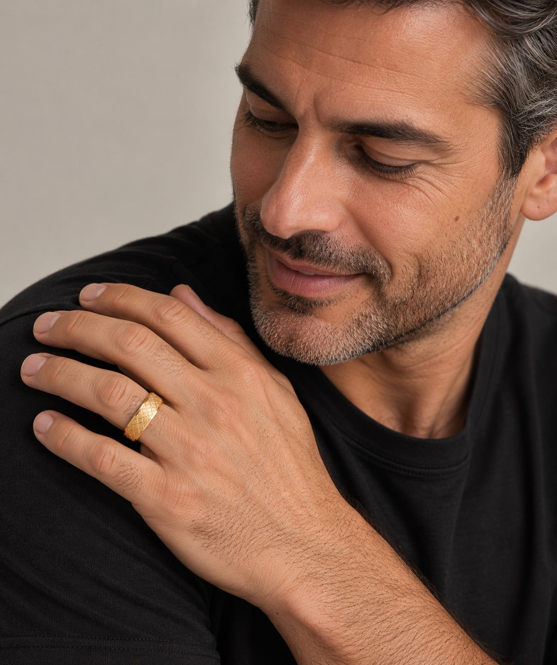 Cross Line Band Ring on model
