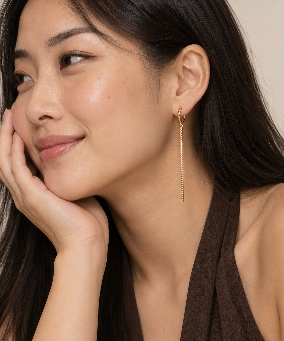 Snake Chain Drop Hoop Earrings on model