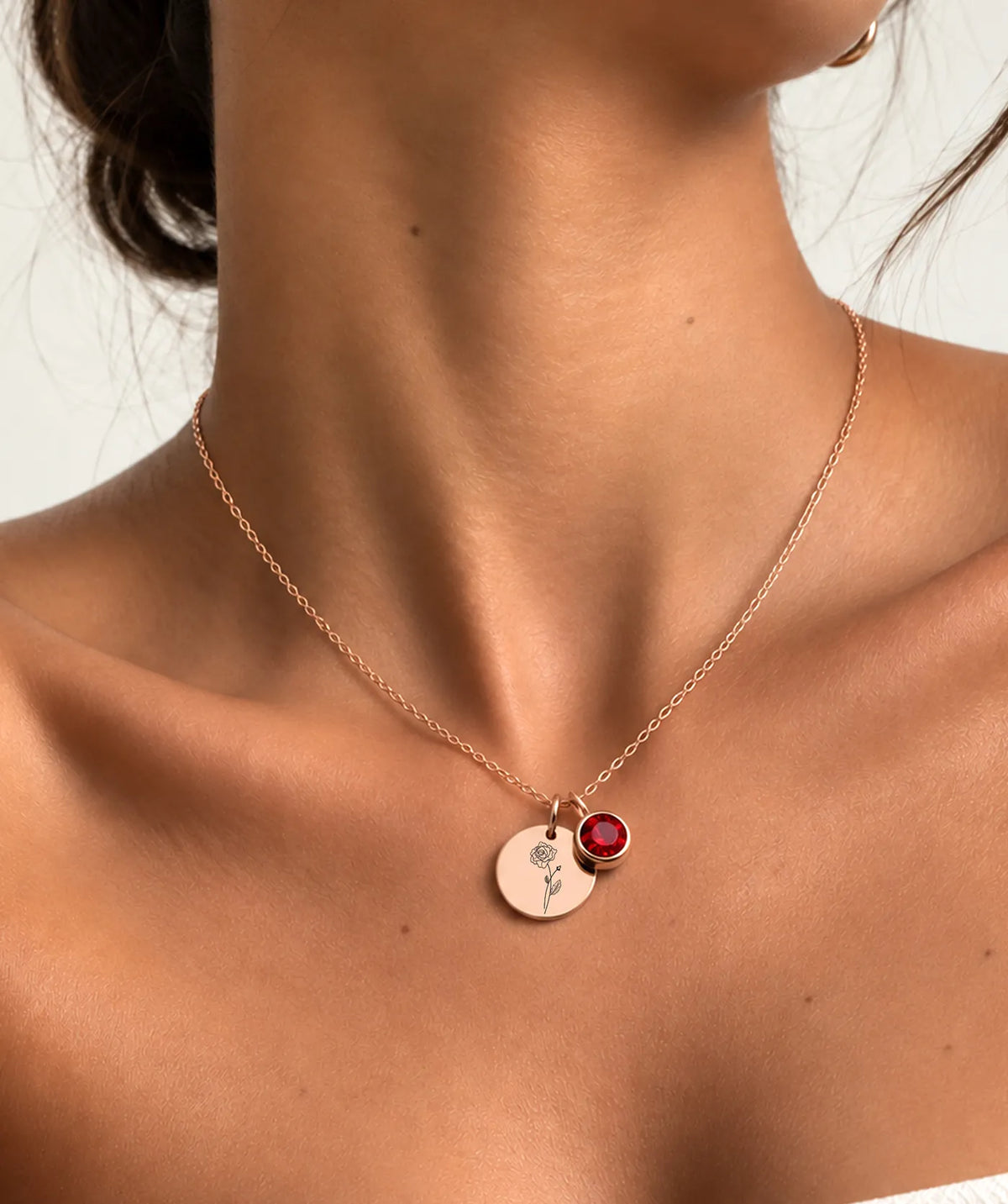 Model wearing the Rose Gold Disc Necklace around the neck