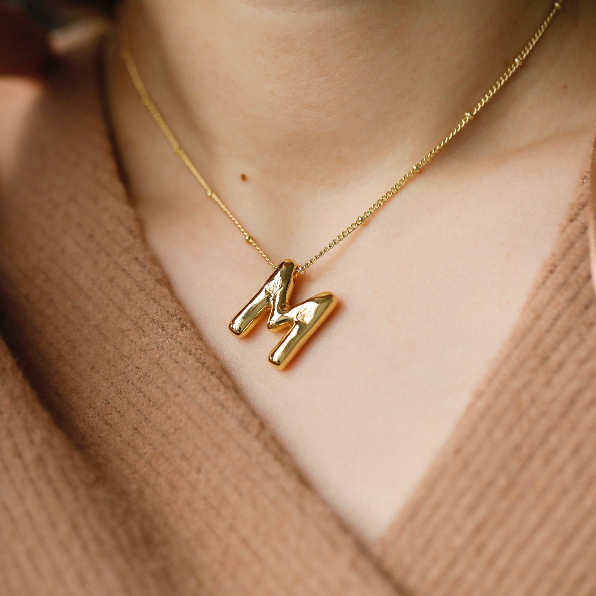 M bubble letter chain hotsell